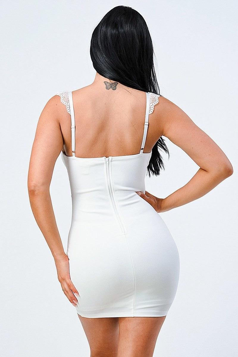 Mini robe à manches flottantes