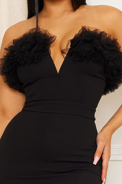 Robe sophistiquée à épaules dénudées